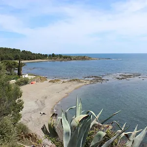 https://a-chic-four-person-apartment-by-the-beach-at-cap-ras.topcostabravahotels.com